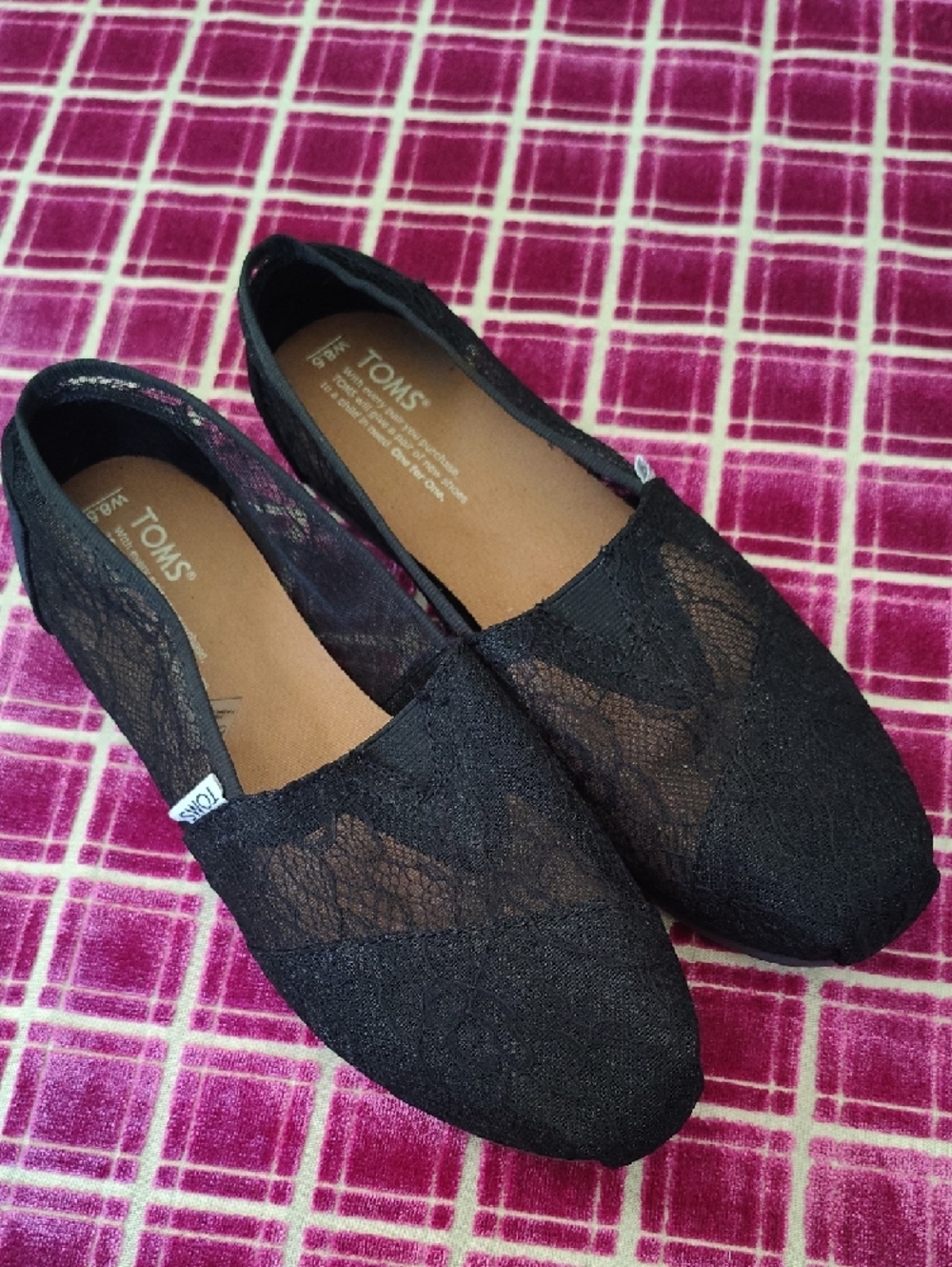 TOMS Black Lace Slip-On Flats - Picture 2 of 7